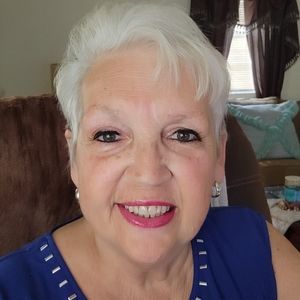 Meet your Posher, Carrie